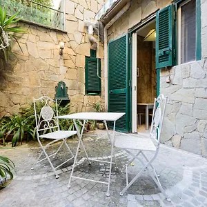 Casa Di Flo Naples
